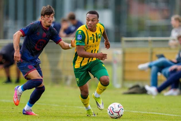 ROOSENDAAL , 18-07-2026 , Sportpark Hulsdonk , season 2026 2027 , Dutch Vrienden Loterij Eredivisie , Pre season match between KV Mechelen and ADO Den Haag picture shows KV Mechelen player Keano Vanrafelghem and ADO Den Haag player Sanyika Bergtop KV Mechelen - ADO Den Haag (friendly)  x205093959x Copyright: