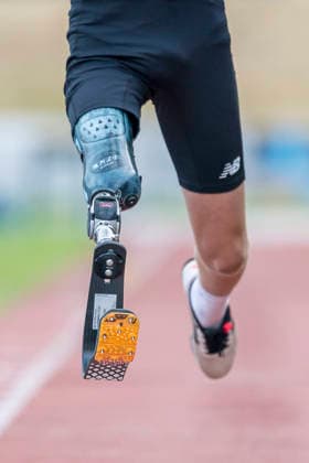 LEVERKUSEN, GERMANY - JULY 18, 2026 : A young para athlete’s prothetic leg with a logo of German Bundesliga club 1. FC Köln competing during the Para Heimspiel 7.0 at Fritz Jacobi Sports Complex on July 18, 2026 in Leverkusen, Germany. Northrhine-Westphalia Germany Copyright: xAxelxKohringx