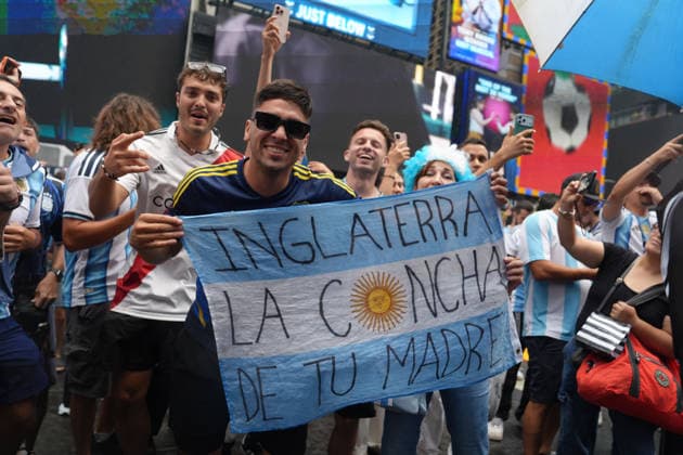 Argentina fans gather in Times Square ahead of the 2026 FIFA World Cup, WM, Weltmeisterschaft, Fussball final in New York, United States 18 July 2026. Gathering of Argentine fans in Times Square !ACHTUNG: NUR REDAKTIONELLE NUTZUNG!  Copyright: xOctavioxGuzmanx AME564 20260718-55020932195_1