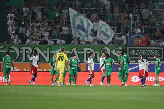 18.July.2026 – SOCCER – FRIENDLY TEST GAME(MEN) - Rapid Wien (Austria) vs HSV (Germany) two teams together post match ceremony greeting fans VIENNA VIENNA, AUSTRIA – Allianz Stadion SK Rapid Wien Allianz Stadion AUSTRIA