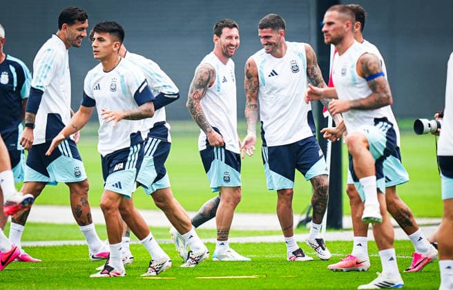 Argentina s training session ahead of 2026 World Cup Final MORRISTOWN, UNITED STATES - JULY 18: Argentina s Lionel Messi (C) takes part in a training session ahead of the FIFA World Cup, WM, Weltmeisterschaft, Fussball 2026 final against Spain in Morristown, New Jersey, United States, on July 18, 2026.?????????????? Evrim Aydin Anadolu Morristown United States. Editorial use only. Please get in touch for any other usage.  Copyright: x2026xAnadoluxEvrimxAydinx