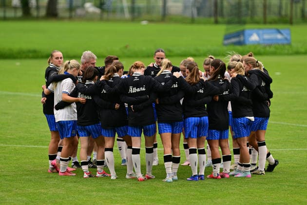 Fußball I Frauen I Saison 2026-2027 I Testspiel I Hamburger SV - Odense BK Q I 18.07.2026 Odense BK Q Frauen zusammen Hamburg Volksparkstadion, Nebenplatz Hamburg Deutschland *** Soccer I Women s I 2026–2027 Season I Friendly Match I Hamburger SV vs. Odense BK Q I July 18, 2026 Odense BK Q Women s Team vs. Hamburg at Volksparkstadion, Auxiliary Field, Hamburg, Germany Copyright: xLobeca FelixxWeißbergx