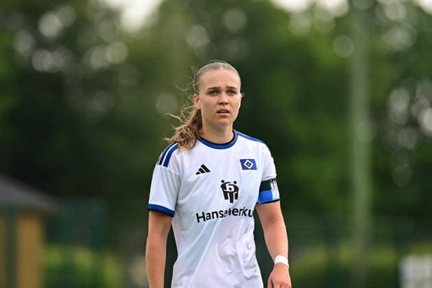 Fußball I Frauen I Saison 2026-2027 I Testspiel I Hamburger SV - Odense BK Q I 18.07.2026 Einzelfoto, Freisteller, Einzelbild, Cut-out, isoliertes Motiv, Sportaufnahme, Nahaufnahme, freigestellt, freigestellte Aufnahme, Aufnahme, Einzeln: Annaleen Katharina Böhler (6, Hamburger SV) Hamburg Volksparkstadion, Nebenplatz Hamburg Deutschland *** Soccer I Women I 2026–2027 Season I Friendly Match I Hamburger SV vs. Odense BK Q I July 18, 2026 Single photo, cutout, single image, cutout, isolated subject, sports photo, close-up, cropped, cropped shot, photo, single shot Annaleen Katharina Böhler 6, Hamburger SV, Hamburg Volksparkstadion, auxiliary field, Hamburg, Germany Copyright: xLobeca FelixxWeißbergx