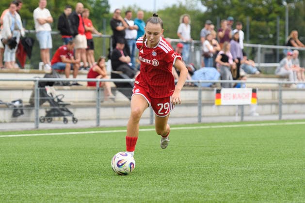 MUNICH, GERMANY - JULY 18: Melina Hoffmann (29 FC Bayern Munich II) during the pre-season friendly match between Bayern Munich II and First Vienna at FC Bayern Campus on July 18, 2026 in Munich, Germany (Photo by Sven Beyrich Sports Press Photo)  Copyright: xSvenxBeyrich SportsxPressxPhotox Sportspressphoto_SPR192738