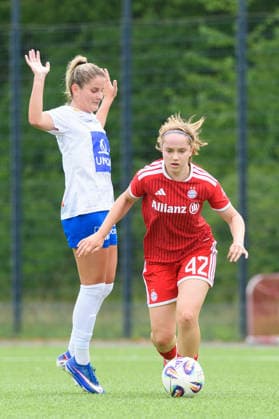 MUNICH, GERMANY - JULY 18: Ida Vögl (42 Bayern Munich II) and Denise Lueger (9 First Vienna) during the pre-season friendly match between Bayern Munich II and First Vienna at FC Bayern Campus on July 18, 2026 in Munich, Germany (Photo by Sven Beyrich Sports Press Photo)  Copyright: xSvenxBeyrich SportsxPressxPhotox Sportspressphoto_SPR192770