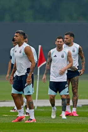 RECORD DATE NOT STATED 18th July 2026; Columbia Park Training Facility, Morristown, New Jersey, United States of America; FIFA World Cup, WM, Weltmeisterschaft, Fussball Football, Argentina Training Session; Lionel Messi of Argentina looks on HeulerxAndrey DiaEsportivo