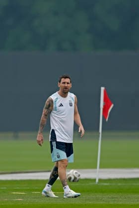 RECORD DATE NOT STATED 18th July 2026; Columbia Park Training Facility, Morristown, New Jersey, United States of America; FIFA World Cup, WM, Weltmeisterschaft, Fussball Football, Argentina Training Session; Lionel Messi of Argentina looks on HeulerxAndrey DiaEsportivo
