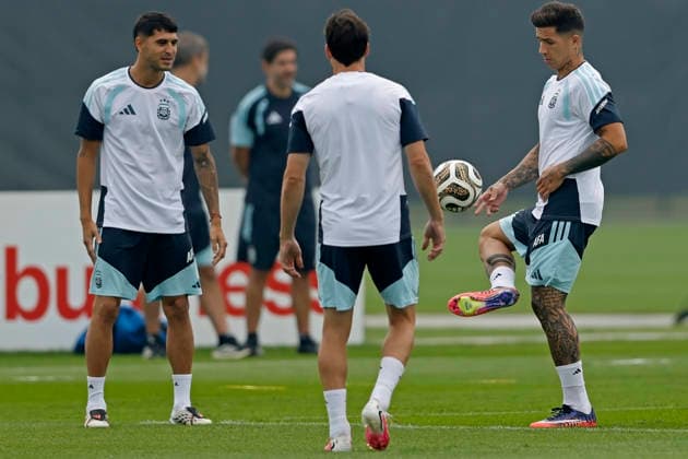RECORD DATE NOT STATED 18th July 2026; Columbia Park Training Facility, Morristown, New Jersey, United States of America; FIFA World Cup, WM, Weltmeisterschaft, Fussball Football, Argentina Training Session; Enzo Fernandez of Argentina controls the ball HeulerxAndrey DiaEsportivo