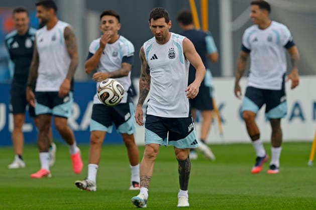 RECORD DATE NOT STATED 18th July 2026; Columbia Park Training Facility, Morristown, New Jersey, United States of America; FIFA World Cup, WM, Weltmeisterschaft, Fussball Football, Argentina Training Session; Lionel Messi of Argentina controls the ball HeulerxAndrey DiaEsportivo