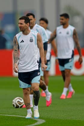 RECORD DATE NOT STATED 18th July 2026; Columbia Park Training Facility, Morristown, New Jersey, United States of America; FIFA World Cup, WM, Weltmeisterschaft, Fussball Football, Argentina Training Session; Lionel Messi of Argentina looks on HeulerxAndrey DiaEsportivo