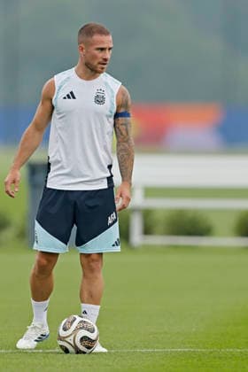 RECORD DATE NOT STATED 18th July 2026; Columbia Park Training Facility, Morristown, New Jersey, United States of America; FIFA World Cup, WM, Weltmeisterschaft, Fussball Football, Argentina Training Session; Alexis Mac Allister of Argentina controls the ball HeulerxAndrey DiaEsportivo