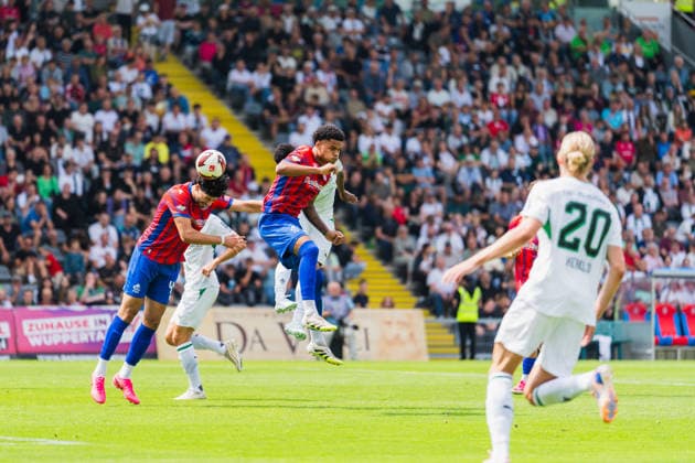 Serhat Kacmaz (Wuppertaler SV, 44) klaert per Kopf Wuppertaler SV vs. Borussia Moenchengladbach, Fussball, Freundschaftsspiel, Saison 2026 27, 18.07.2026, Wuppertaler SV vs. Borussia Moenchengladbach, Fussball, Freundschaftsspiel, Saison 2026 27, 18.07.2026 Wuppertal *** Serhat Kacmaz of Wuppertaler SV, 44, clears the ball with a header in the match between Wuppertaler SV and Borussia Mönchengladbach, soccer, friendly match, 2026–27 season, July 18, 2026, Wuppertaler SV vs. Borussia Mönchengladbach, soccer, friendly match, 2026–27 season, July 18, 2026, Wuppertal Copyright: xEibner-Pressefoto LukasxBaldygax EP_LBA