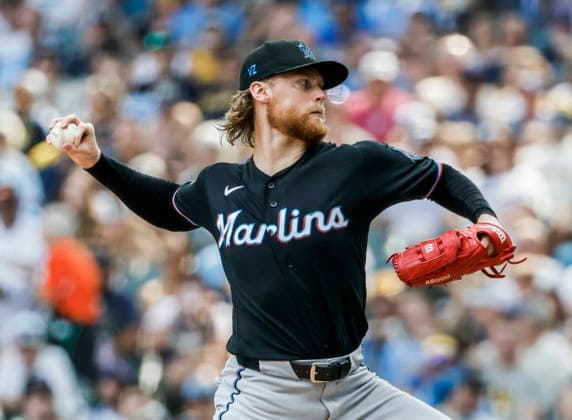Miami Marlins starting pitcher Max Meyer throws in the first inning of the MLB, Baseball Herren, USA game between the Miami Marlins and the Milwaukee Brewers at American Family Field in Milwaukee, Wisconsin on Saturday, July 18, 2026.  MIL20260718803 TANNENxMAURY