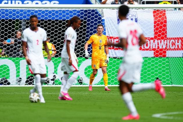 Dean Henderson of England looks on France v England, 2026 FIFA World Cup, WM, Weltmeisterschaft, Fussball 3rd Place Final, Football, Miami Stadium, Miami, Florida, USA - 18 Jul 2026Miami Miami Stadium Florida (FL) United States of America  Copyright: xJavierxGarcia Shutterstockx 16995468u