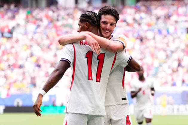 France v England: Bronze Medal Match - FIFA World Cup, WM, Weltmeisterschaft, Fussball 2026 Declan Rice of England celebrates after scoring his team s first goal with teammate Marcus Rashford of England during the FIFA World Cup 2026 Bronze Medal Match match between France and England at Miami Stadium on July 18, 2026 in Miami Gardens, United States. Miami Gardens FL United States  Copyright: xJosexBretonx originalFilename:bretonhernandez-franceve260718_npjs0.jpg