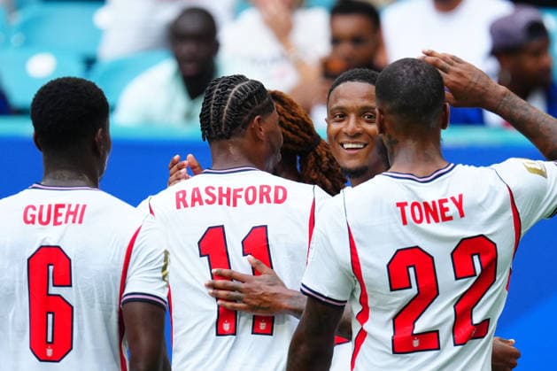Ezri Konsa of England celebrates scoring a goal to make it 0-2 with Marcus Rashford of England and Ivan Toney of England France v England, 2026 FIFA World Cup, WM, Weltmeisterschaft, Fussball 3rd Place Final, Football, Miami Stadium, Miami, Florida, USA - 18 Jul 2026Miami Miami Stadium Florida (FL) United States of America  Copyright: xJavierxGarcia Shutterstockx 16995468ai