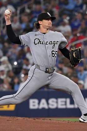 July 18, 2026, Toronto, On, Canada: Toronto Blue Jays starting pitcher Shane Bieber (57) throws to a Chicago White Sox batter during first inning MLB, Baseball Herren, USA baseball action in Toronto, Saturday, July 18, 2026. Canada News - July 18, 2026  - ZUMAc35_ 20260718_zaf_c35_034 Copyright: xJonxBlackerx