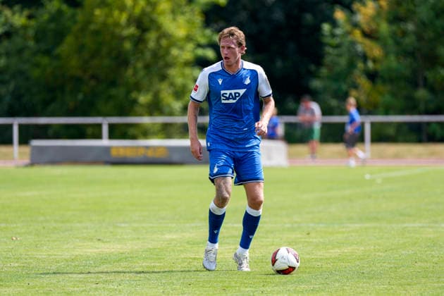 Wouter Burger (Hoffenheim, 18), am Ball, Freisteller, Ganzkörper, Einzelbild, Einzelfoto, Aktion, Action, 18.07.2026, Bad Friedrichshall (Deutschland), Fussball, Testspiel, TSG 1899 Hoffenheim - SGV Heilbronn-Freiberg, DFB DFL REGULATIONS PROHIBIT ANY USE OF PHOTOGRAPHS AS IMAGE SEQUENCES AND OR QUASI-VIDEO. *** Wouter Burger Hoffenheim, 18, on the ball, isolated figure, full-body shot, single frame, single photo, action, July 18, 2026, Bad Friedrichshall, Germany, soccer, exhibition match, TSG 1899 Hoffenheim vs. SGV Heilbronn Freiberg, DFB and DFL regulations prohibit any use of photographs as image sequences and or quasi-video xozx