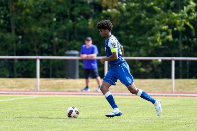 Bernardo Fernandes da Silva Junior (Hoffenheim, 13), am Ball, Freisteller, Ganzkörper, Einzelbild, Einzelfoto, Aktion, Action, 18.07.2026, Bad Friedrichshall (Deutschland), Fussball, Testspiel, TSG 1899 Hoffenheim - SGV Heilbronn-Freiberg, DFB DFL REGULATIONS PROHIBIT ANY USE OF PHOTOGRAPHS AS IMAGE SEQUENCES AND OR QUASI-VIDEO. *** Bernardo Fernandes da Silva Junior Hoffenheim, 13, on the ball, isolated figure, full-body shot, single frame, single photo, action, July 18, 2026, Bad Friedrichshall, Germany, soccer, exhibition match, TSG 1899 Hoffenheim vs. SGV Heilbronn Freiberg, DFB and DFL regulations prohibit any use of photographs as image sequences and or quasi-video xozx