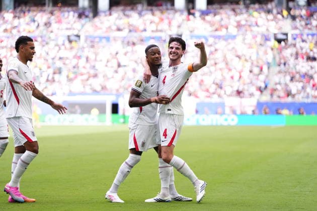 France v England - 2026 FIFA World Cup, WM, Weltmeisterschaft, Fussball - Bronze Final MIAMI GARDENS, FLORIDA - JULY 18: Ezri Konsa of England celebrates after scoring his team s second goal with teammate Declan Rice of England during the 2026 FIFA World Cup bronze-final match between France and England at Miami Stadium in Miami Gardens, Florida, United States, on July 18, 2026. Jose Hernandez Anadolu Florida United States. Editorial use only. Please get in touch for any other usage.  Copyright: x2026xAnadoluxJosexHernandezx