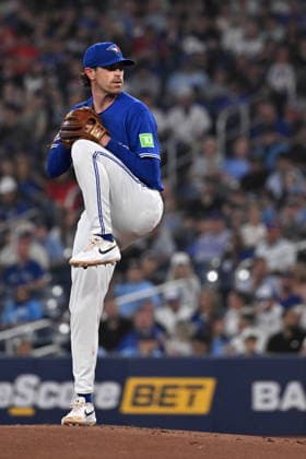 July 18, 2026, Toronto, On, Canada: Toronto Blue Jays starting pitcher Shane Bieber (57) throws to a Chicago White Sox batter during first inning MLB, Baseball Herren, USA baseball action in Toronto, Saturday, July 18, 2026. Canada News - July 18, 2026  - ZUMAc35_ 20260718_zaf_c35_037 Copyright: xJonxBlackerx