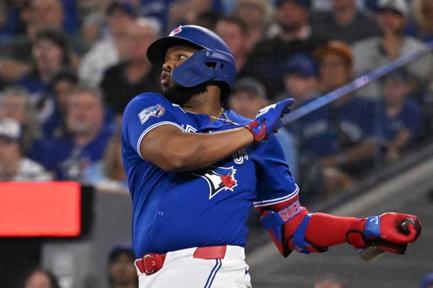 July 18, 2026, Toronto, On, Canada: Toronto Blue Jays Vladimir Guerrero Jr. (27) hits a single against the Chicago White Sox during first inning MLB, Baseball Herren, USA baseball action in Toronto, Saturday, July 18, 2026. Canada News - July 18, 2026  - ZUMAc35_ 20260718_zaf_c35_041 Copyright: xJonxBlackerx