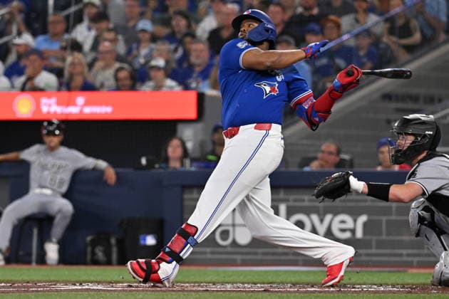 July 18, 2026, Toronto, On, Canada: Toronto Blue Jays Vladimir Guerrero Jr. (27) hits a single against the Chicago White Sox during first inning MLB, Baseball Herren, USA baseball action in Toronto, Saturday, July 18, 2026. Canada News - July 18, 2026  - ZUMAc35_ 20260718_zaf_c35_040 Copyright: xJonxBlackerx