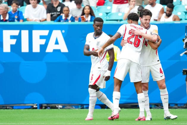 Declan Rice of England (C) and team mates celebrate after scoring the team s first goal during a FIFA Men’s World Cup 2026 Bronze Final football match between France and England at Miami Stadium, in Miami Gardens on July 18th 2026 (Photo by Alexandra Fechete SPP)  Copyright: xAlexandraxFechete SPPx Sportspressphoto_SPR192939