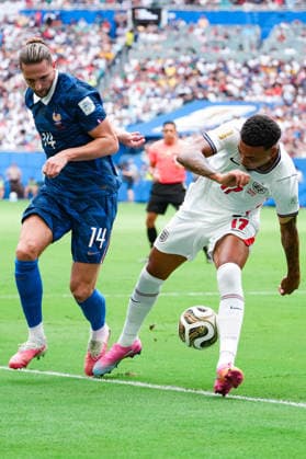Adrien Rabiot of France (L) and Morgan Rogers of England (R) fight for possession during a FIFA Men’s World Cup 2026 Bronze Final football match between France and England at Miami Stadium, in Miami Gardens on July 18th 2026 (Photo by Alexandra Fechete SPP)  Copyright: xAlexandraxFechete SPPx Sportspressphoto_SPR192940