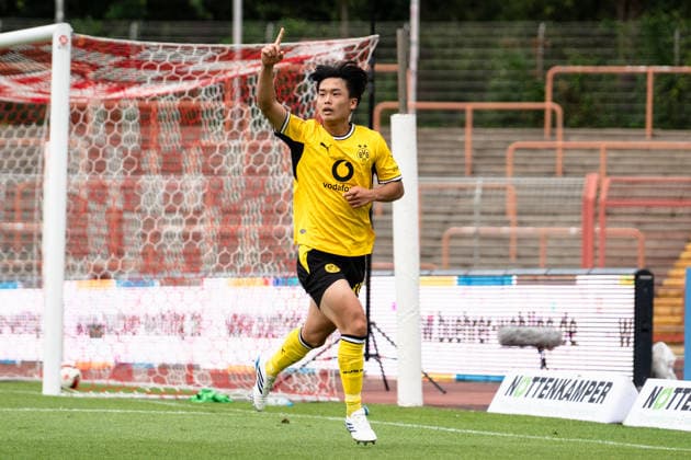 Deutschland: 17. Juli 2026: Testspiel - Vorbereitung 2026 2027 - SC Rot-Weiß Oberhausen vs. Borussia Dortmund, Stadion Niederrhein, Oberhausen Tor zum 3:1 durch Takato Yamamoto Jubel Freude Emotionen Torjubel *** Germany, July 17, 2026, Friendly Match, 2026–2027 Preseason, SC Rot-Weiß Oberhausen vs. Borussia Dortmund, Niederrhein Stadium, Oberhausen, Goal to make it 3–1 by Takato Yamamoto, Cheering, Joy, Emotions, Goal Celebration Copyright: xCelinaxLeiersx