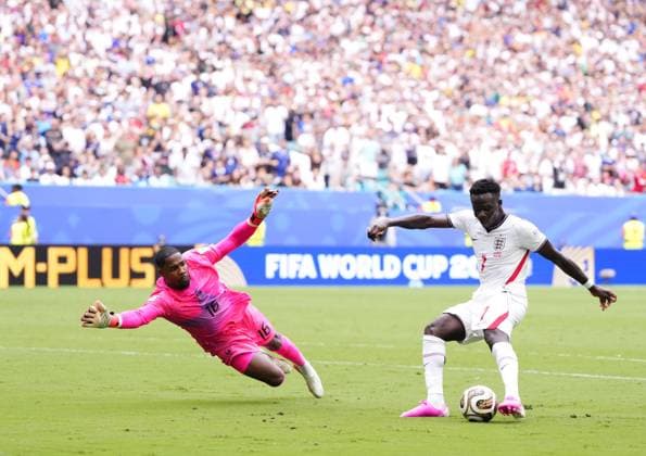 France v England - 2026 FIFA World Cup, WM, Weltmeisterschaft, Fussball - Bronze Final MIAMI GARDENS, FLORIDA - JULY 18: Bukayo Saka of England shoots to score his team s third goal during the 2026 FIFA World Cup bronze-final match between France and England at Miami Stadium in Miami Gardens, Florida, United States, on July 18, 2026. Jose Hernandez Anadolu Florida United States. Editorial use only. Please get in touch for any other usage.  Copyright: x2026xAnadoluxJosexHernandezx