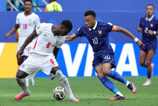 FIFA World Cup, WM, Weltmeisterschaft, Fussball 2026 3rd place playoff - France vs England Marc Guehi (L) of England in action against Kylian Mbappe of France (R) during the FIFA World Cup 2026 3rd place playoff match France against England, in Miami, Florida, USA, 18 July 2026. MIAMI United States  Copyright: xCRISTOBALxHERRERA-ULASHKEVICHx