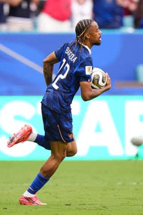 France v England: Bronze Medal Match - FIFA World Cup, WM, Weltmeisterschaft, Fussball 2026 Bradley Barcola of France celebrates after scoring his team s second goal during the FIFA World Cup 2026 Bronze Medal Match match between France and England at Miami Stadium on July 18, 2026 in Miami Gardens, United States. Miami Gardens FL United States  Copyright: xJosexBretonx originalFilename:bretonhernandez-franceve260718_npmt5.jpg