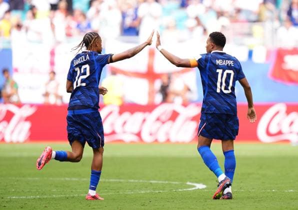 France v England - 2026 FIFA World Cup, WM, Weltmeisterschaft, Fussball - Bronze Final MIAMI GARDENS, FLORIDA - JULY 18: Kylian Mbappe of France celebrates after scoring his team s first goal with teammate Bradley Barcola of France during the 2026 FIFA World Cup bronze-final match between France and England at Miami Stadium in Miami Gardens, Florida, United States, on July 18, 2026. Jose Hernandez Anadolu Florida United States. Editorial use only. Please get in touch for any other usage.  Copyright: x2026xAnadoluxJosexHernandezx