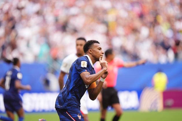 France v England - 2026 FIFA World Cup, WM, Weltmeisterschaft, Fussball - Bronze Final MIAMI GARDENS, FLORIDA - JULY 18: Kylian Mbappe of France celebrates after scoring his team s third goal during the 2026 FIFA World Cup bronze-final match between France and England at Miami Stadium in Miami Gardens, Florida, United States, on July 18, 2026. Jose Hernandez Anadolu Florida United States. Editorial use only. Please get in touch for any other usage.  Copyright: x2026xAnadoluxJosexHernandezx