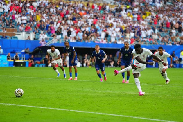 Bukayo Saka of England scores a penalty to make it 3-5 France v England, 2026 FIFA World Cup, WM, Weltmeisterschaft, Fussball 3rd Place Final, Football, Miami Stadium, Miami, Florida, USA - 18 Jul 2026Miami Miami Stadium Florida (FL) United States of America  Copyright: xJavierxGarcia Shutterstockx 16995468cn