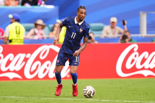 France v England: Bronze Medal Match - FIFA World Cup, WM, Weltmeisterschaft, Fussball 2026 Michael Olise of France drives the ball during the FIFA World Cup 2026 Bronze Medal Match match between France and England at Miami Stadium on July 18, 2026 in Miami Gardens, United States. Miami Gardens FL United States  Copyright: xJosexBretonx originalFilename:bretonhernandez-franceve260718_np0oA.jpg
