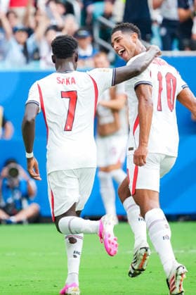 Bukayo Saka of England (L) and Jude Bellingham of England (R) celebrate the team s fifth goal during a FIFA Men’s World Cup 2026 Bronze Final football match between France and England at Miami Stadium, in Miami Gardens on July 18th 2026 (Photo by Alexandra Fechete SPP)  Copyright: xAlexandraxFechete SPPx Sportspressphoto_SPR193139