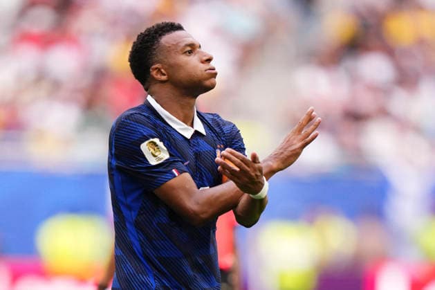France v England: Bronze Medal Match - FIFA World Cup, WM, Weltmeisterschaft, Fussball 2026 Kylian Mbappe of France reacts during the FIFA World Cup 2026 Bronze Medal Match match between France and England at Miami Stadium on July 18, 2026 in Miami Gardens, United States. Miami Gardens FL United States  Copyright: xJosexBretonx originalFilename:bretonhernandez-franceve260718_nptI7.jpg