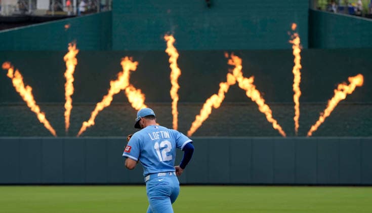 July 18, 2026: Kansas City Royals left fielder Nick Loftin (12) takes the field against the Padres at Kauffman Stadium Kansas City, Missouri. CSM. Kansas City United States - ZUMAc04_ 20260718_zma_c04_006 Copyright: xJonxRobichaudx