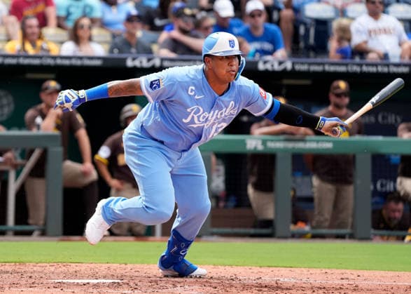July 18, 2026: Kansas City Royals catcher Salvador Perez (13) hustles to first base after contact against the Padres at Kauffman Stadium Kansas City, Missouri. CSM. Kansas City United States - ZUMAc04_ 20260718_zma_c04_008 Copyright: xJonxRobichaudx