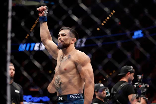 July 18, 2026, Oklahoma City, Oklahoma, United States: CHASE HOOPER and MITCH RAMIREZ fight in their 3-round Lightweight bout at UFC Fight Night OKC at the Paycom Center in Oklahoma City, OK. Oklahoma City United States - ZUMAs346 20260718_zsp_s346_038 Copyright: xAlejandroxSalazarx