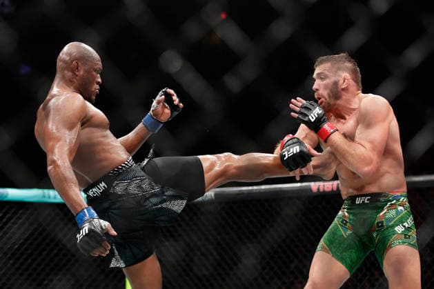 July 18, 2026, Oklahoma City, Oklahoma, United States: DRICUS DU PLESSIS and KAMARU USMAN fight in a 5-round Middleweight Main Event bout at UFC Fight Night OKC at the Paycom Center in Oklahoma City, OK. UFC Fight Night Oklahoma City  - ZUMAs346 20260718_zsp_s346_059 Copyright: xAlejandroxSalazarx