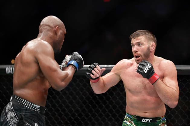 July 18, 2026, Oklahoma City, Oklahoma, United States: DRICUS DU PLESSIS and KAMARU USMAN fight in a 5-round Middleweight Main Event bout at UFC Fight Night OKC at the Paycom Center in Oklahoma City, OK. UFC Fight Night Oklahoma City  - ZUMAs346 20260718_zsp_s346_065 Copyright: xAlejandroxSalazarx