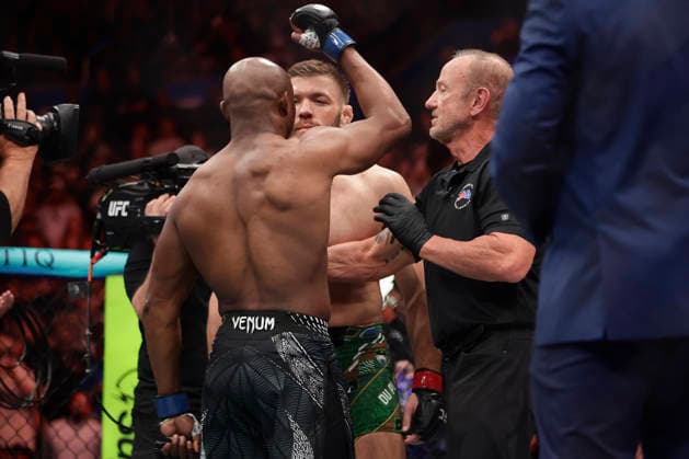July 18, 2026, Oklahoma City, Oklahoma, United States: DRICUS DU PLESSIS and KAMARU USMAN fight in a 5-round Middleweight Main Event bout at UFC Fight Night OKC at the Paycom Center in Oklahoma City, OK. Oklahoma City United States - ZUMAs346 20260718_zsp_s346_075 Copyright: xAlejandroxSalazarx