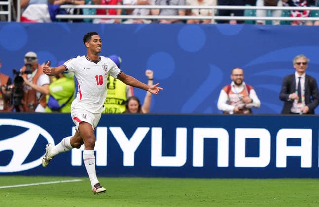 (260719) -- MIAMI, July 19, 2026 -- Jude Bellingham of England celebrates scoring during the bronze final match between France and England at the 2026 FIFA World Cup, WM, Weltmeisterschaft, Fussball in Miami, the United States, July 18, 2026. ) (SP)U.S.-MIAMI-FOOTBALL-FIFA WORLD CUP-BRONZE FINAL-FRA VS ENG HuxXingyu 