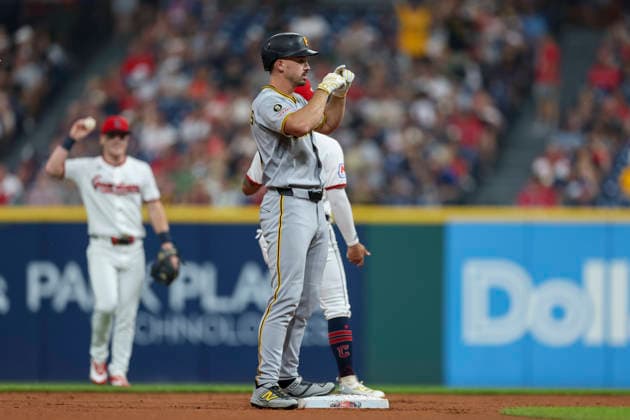 MLB, Baseball Herren, USA 2026: Pirates Vs Guardians JUL 18 July 18, 2026: Pittsburgh Pirates left fielder Bryan Reynolds (10) reacts after hitting a double during the first inning of the second game of a Major League Baseball double header between the Pittsburgh Pirates and Cleveland Guardians at Progressive Field in Cleveland, Ohio. Brian Fisher CSM (Credit Image: Â Brian Fisher Cal Media) Cleveland Ohio United States of America EDITORIAL USE ONLY Copyright: xx ZUMA-20260718_zma_c04_118.jpg BrianxFisherx csmphotothree504843