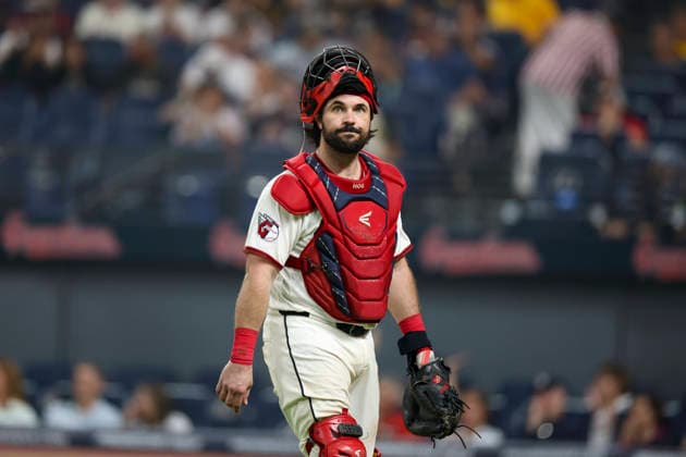 MLB, Baseball Herren, USA 2026: Pirates Vs Guardians JUL 18 July 18, 2026: Cleveland Guardians catcher Austin Hedges (27) walks off the field after throwing a runner out at first base to end the top of the sixth inning during the second game of a Major League Baseball double header between the Pittsburgh Pirates and Cleveland Guardians at Progressive Field in Cleveland, Ohio. Brian Fisher CSM (Credit Image: Â Brian Fisher Cal Media) Cleveland Ohio United States of America EDITORIAL USE ONLY Copyright: xx ZUMA-20260718_zma_c04_098.jpg BrianxFisherx csmphotothree504819