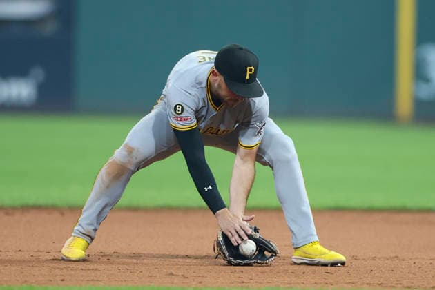MLB, Baseball Herren, USA 2026: Pirates Vs Guardians JUL 18 July 18, 2026: Pittsburgh Pirates second baseman Brandon Lowe (5) captures a ground ball during the fifth inning of the second game of a Major League Baseball double header between the Pittsburgh Pirates and Cleveland Guardians at Progressive Field in Cleveland, Ohio. Brian Fisher CSM (Credit Image: Â Brian Fisher Cal Media) Cleveland Ohio United States of America EDITORIAL USE ONLY Copyright: xx ZUMA-20260718_zma_c04_112.jpg BrianxFisherx csmphotothree504849