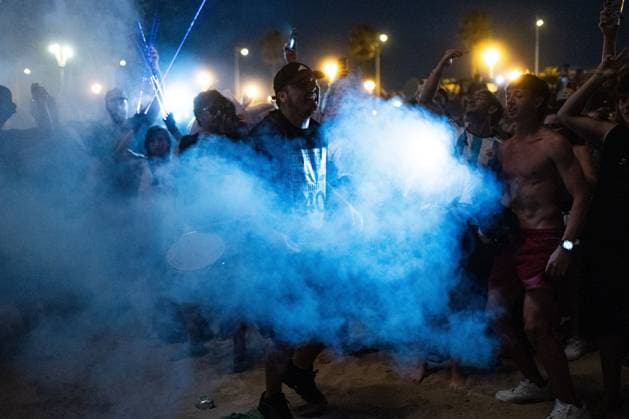Argentine fans hold World Cup rally on Barcelona beach BARCELONA, SPAIN JULY 18, 2026: Hundreds of Argentine soccer fans gather at Bogatell Beach for a massive banderazo rally to support their national team, Nationalteam Amidst chants, light-blue smoke flares, and unfurled flags, the crowd transformed the Barcelona waterfront into the epicenter of soccer passion for the local Argentine expat community. Barcelona Barcelona Spain Copyright: x xEDITORx xJNAxPressx